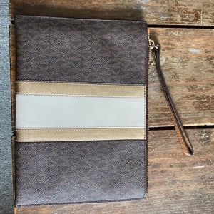 Michael Kors brown wristlet